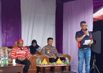 Asda 2 Kabupaten Ciamis, Aef Saefulloh Memberikan Sambutan Pada Ajang Lomba Bergengsi Merpati Tinggian Tingkat Nasional Putaran ke 14 di Lapang Banjarsari, Kecamatan Banjarsari, Kabupaten Ciamis, Propinsi Jawa Barat, Minggu sore (18/09/2022).