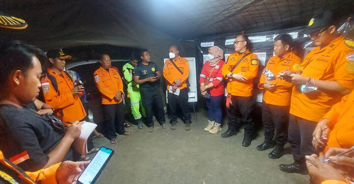 Hasil pencarian hari keenam pada operasi SAR bencana gempa bumi di Cianjur tersisa 14 orang setelah sebelumnya hari ini tim menemukan 8 korban