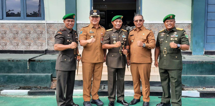 Pj Bupati Maybrat Hadiri Upacara Sertijab Komandan Korem Pvt