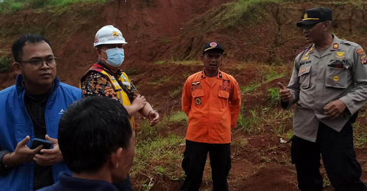 Kondisi disposal (tanah buangan) Tol Cisumdawu di Dusun Cihamerang, Desa Sukasirnarasa, Kecamatan Rancakalong terus dipantau Badan Penanggulangan Bencana Daerah (BPBD) Kabupaten Sumedang.