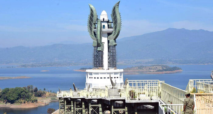 Monumen Kujang Sapasang di Kawasan Jatigede