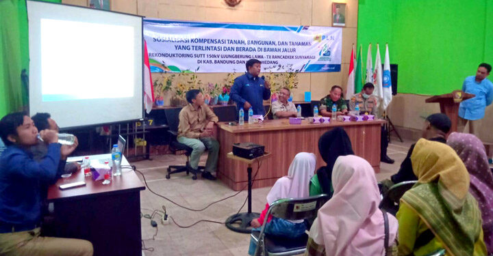 PT. PLN (Persero) pusat melakukan sosialisasi terkait kompensasi tanah bangunan dan tanaman di bawah jalur rekonduktoring SUTT 150 kv Ujung Berung Lama -Tx Rancaekek Sunyaragi, Selasa (6/2/2024).